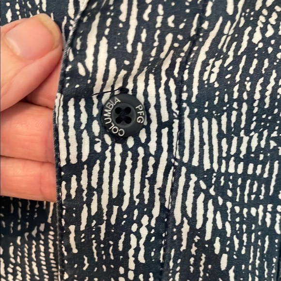Columbia PFG Short Sleeve Navy and White Casual Button Down Shirt Fish Print M - Picture 3 of 7